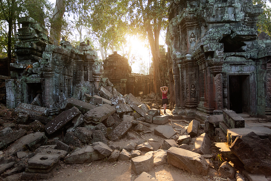 Angkor Wat – exploring the famous Ta Phrom temple, Kambodža
