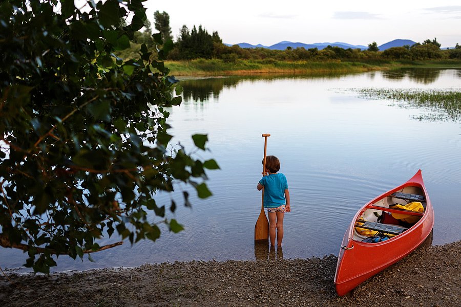 Z vesli med ščuke – čolnarjenje Cerkniško jezero