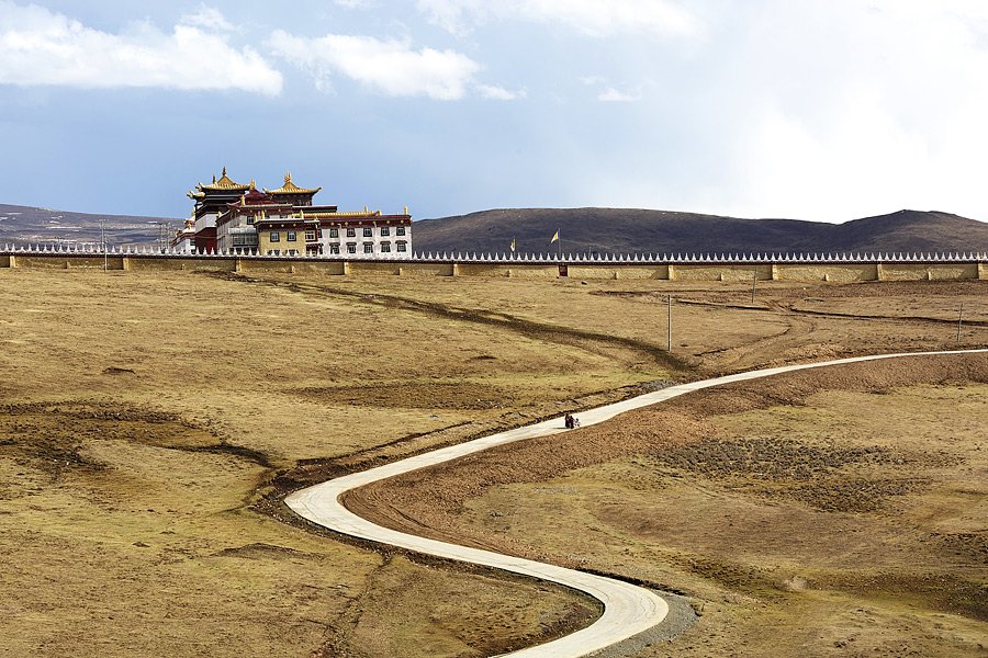 Na čaj v Ani Gompa visoko na tibetanski planoti, Kitajska
