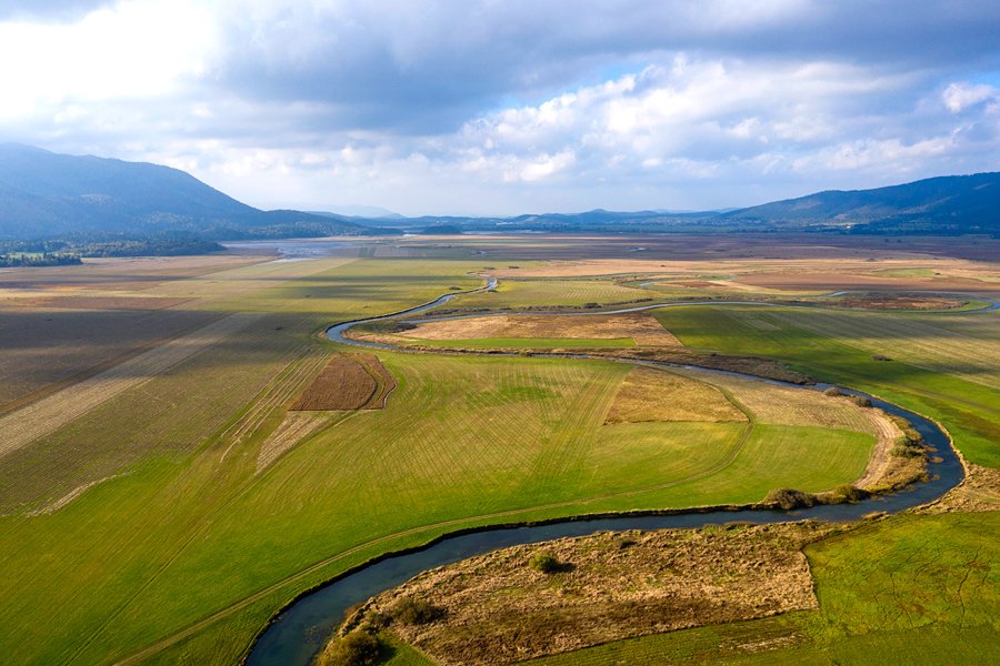 Grad Snežnik in Cerkniško jezero
