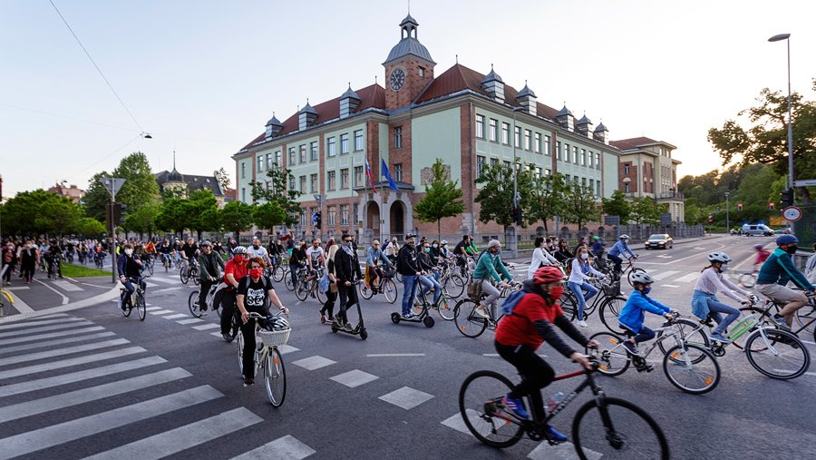 Protesti na kolesih v Ljubljani