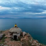 Mimo mesta Kruja vse do vasice Lin in Ohridskega jezera, Albanija