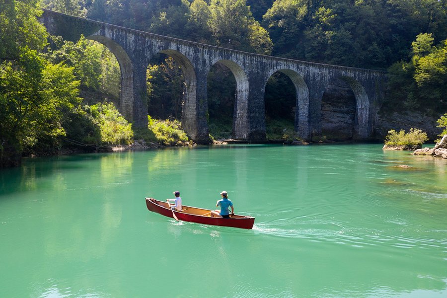 S kanujem po skritih kotičkih reke Soče, Slovenija