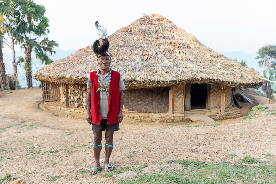 Pleme Konyak, puške in sosednja dežela Myanmar, Nagaland, Indija