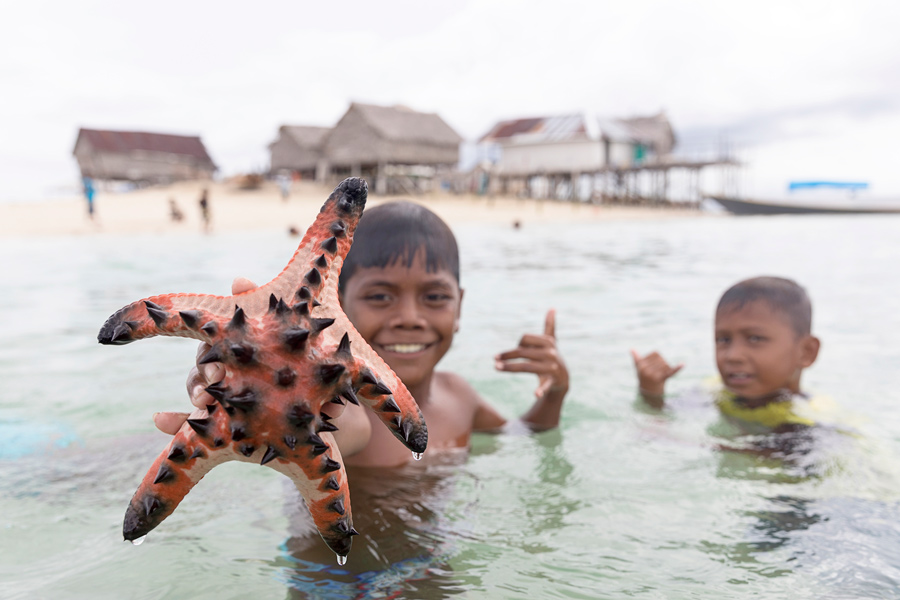 Otok Muna in odkrivanje čarobnih vasic ljudstva Bajau, Sulawesi, Indonezija