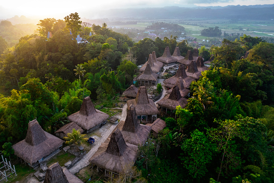 Čarobni vasici Tarung in Praijing, Sumba – Indonezija
