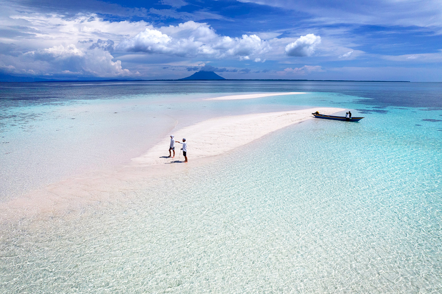 Med delfini in koralnimi grebeni: dnevi na Bunakenu – Sulawesi, Indonezija