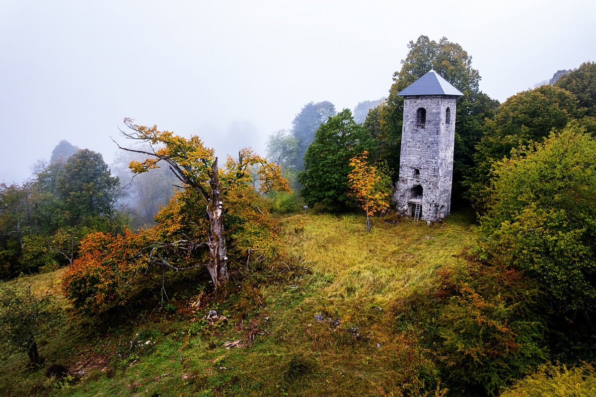 Topla Reber: Skrivnostna zapuščena vas sredi kočevskih gozdov, Slovenija